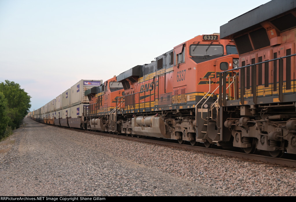 BNSF 6337 Roster shot